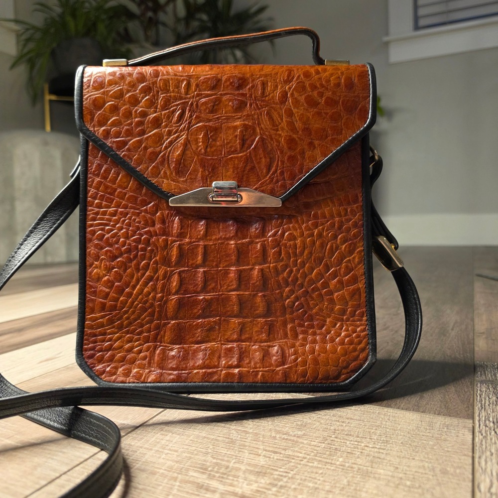 Vintage Crossbody Bag Womens Brown Alligator Embossed Leather Classic Boho Chic